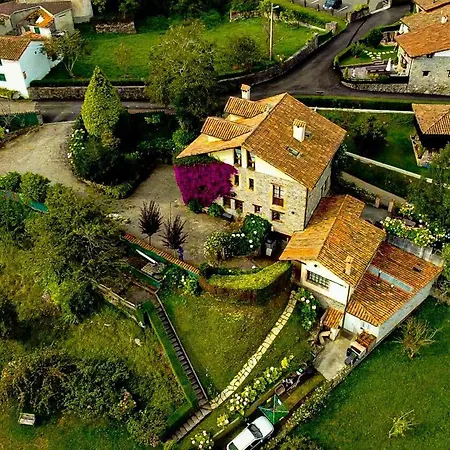 Trisqueles Y Buganvillas Ii * Villaviciosa (Asturias)