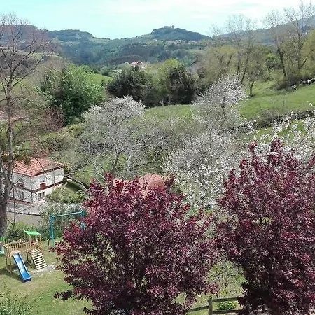 Trisqueles Y Buganvillas Ii