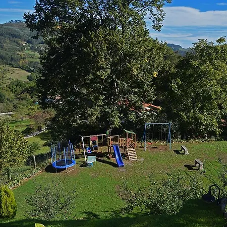 Trisqueles Y Buganvillas Ii